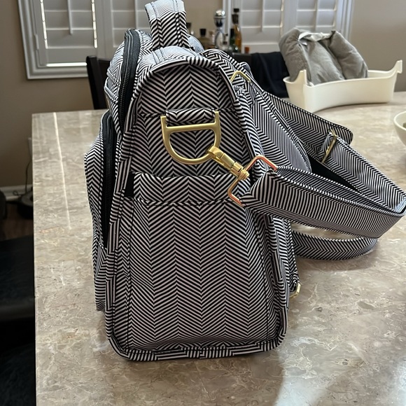 JuJuBe BFF Baby Diaper Backpack, brand new never used - Picture 4 of 8